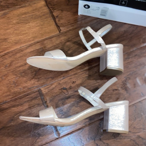 David’s Bridal DB Studio heel dress shoes strappy sandals light gold shimmer 6.5 - Picture 9 of 11